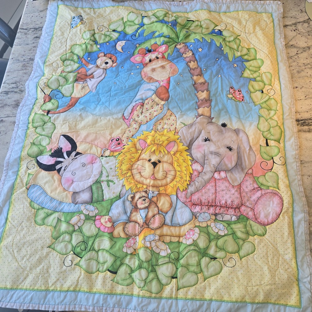 Quilted Noah's‎ ark baby blanket 33.5x40"